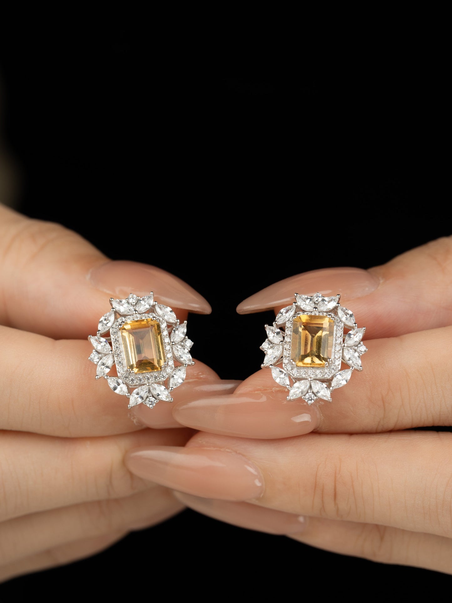 Glistening stars: S925 Golden Citrine Radiance Earrings