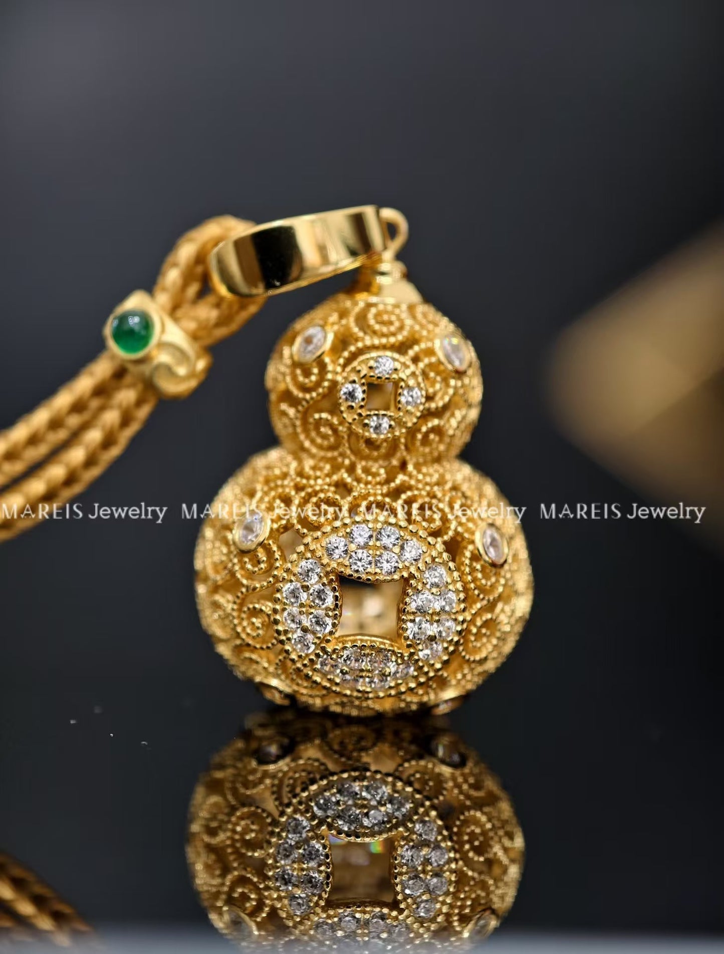 18K Gold Plated Filigree Inlaid Vintage Hulu Necklace