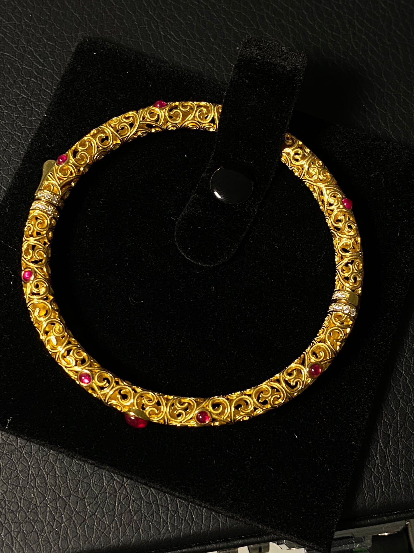 18K Gold Plated Filigree Inlaid Bangle in Red