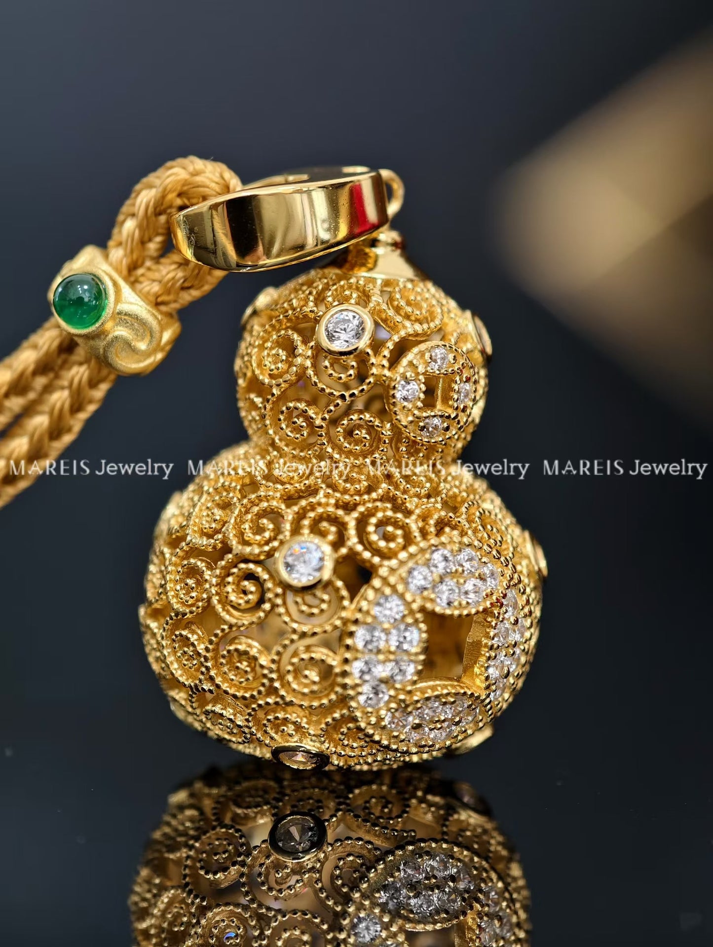 18K Gold Plated Filigree Inlaid Vintage Hulu Necklace