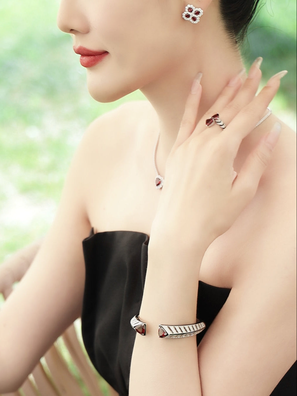 Rose of No Man's Land: S925 Natural Garnet Bracelet