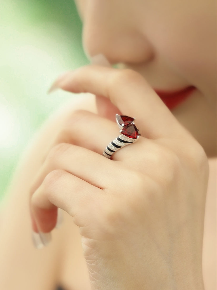 Rose of No Man's Land: S925 Natural Garnet Ring