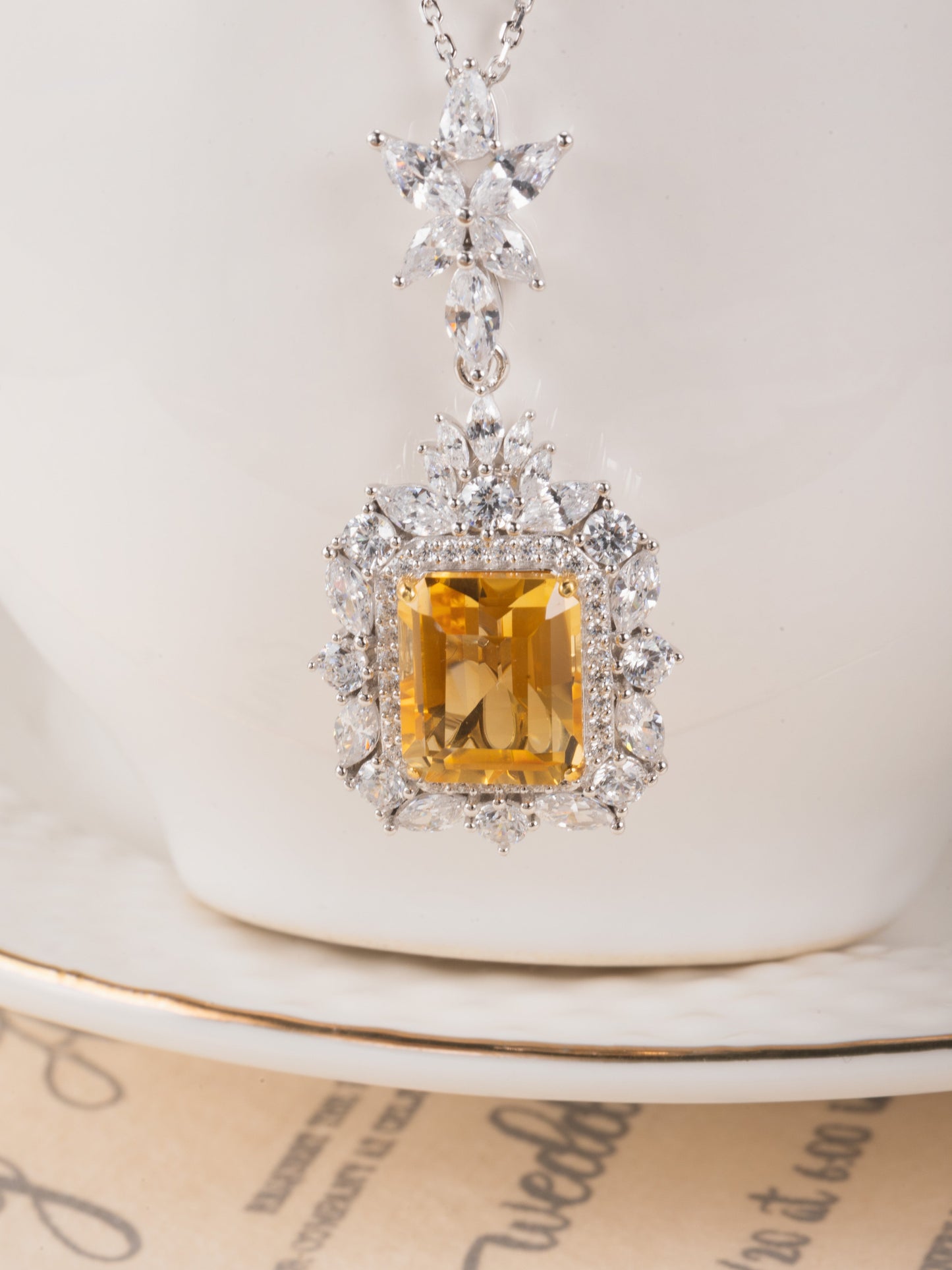 Glistening stars: S925 Golden Citrine Radiance Necklace