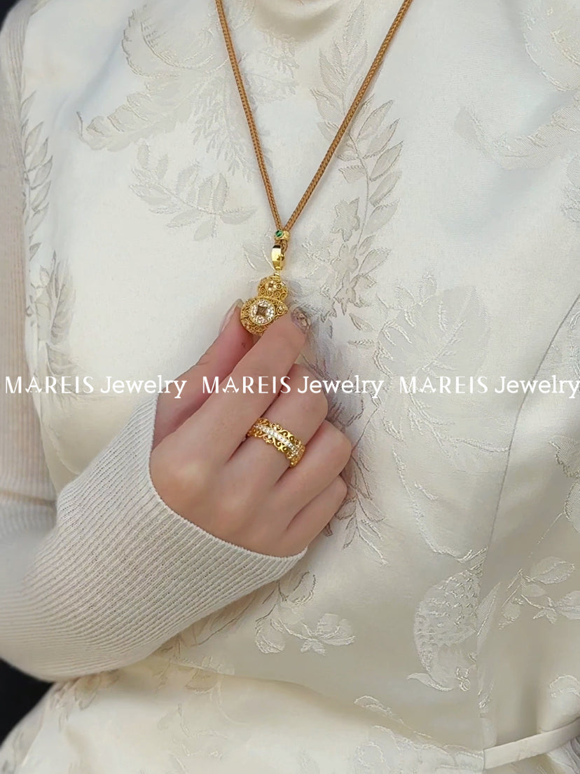 18K Gold Plated Filigree Inlaid Vintage Hulu Necklace